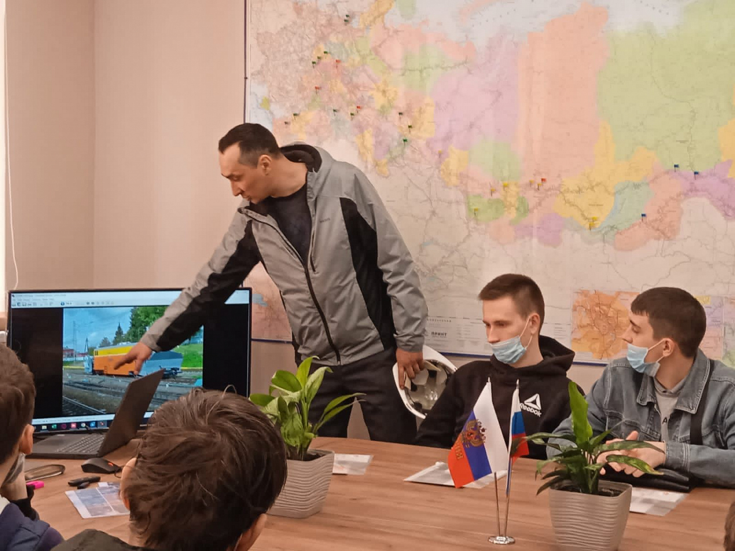 On April 13 and 14, 2022, an open day was held on the territory of the Ulyanovsk branch for graduates of the railway technical school.