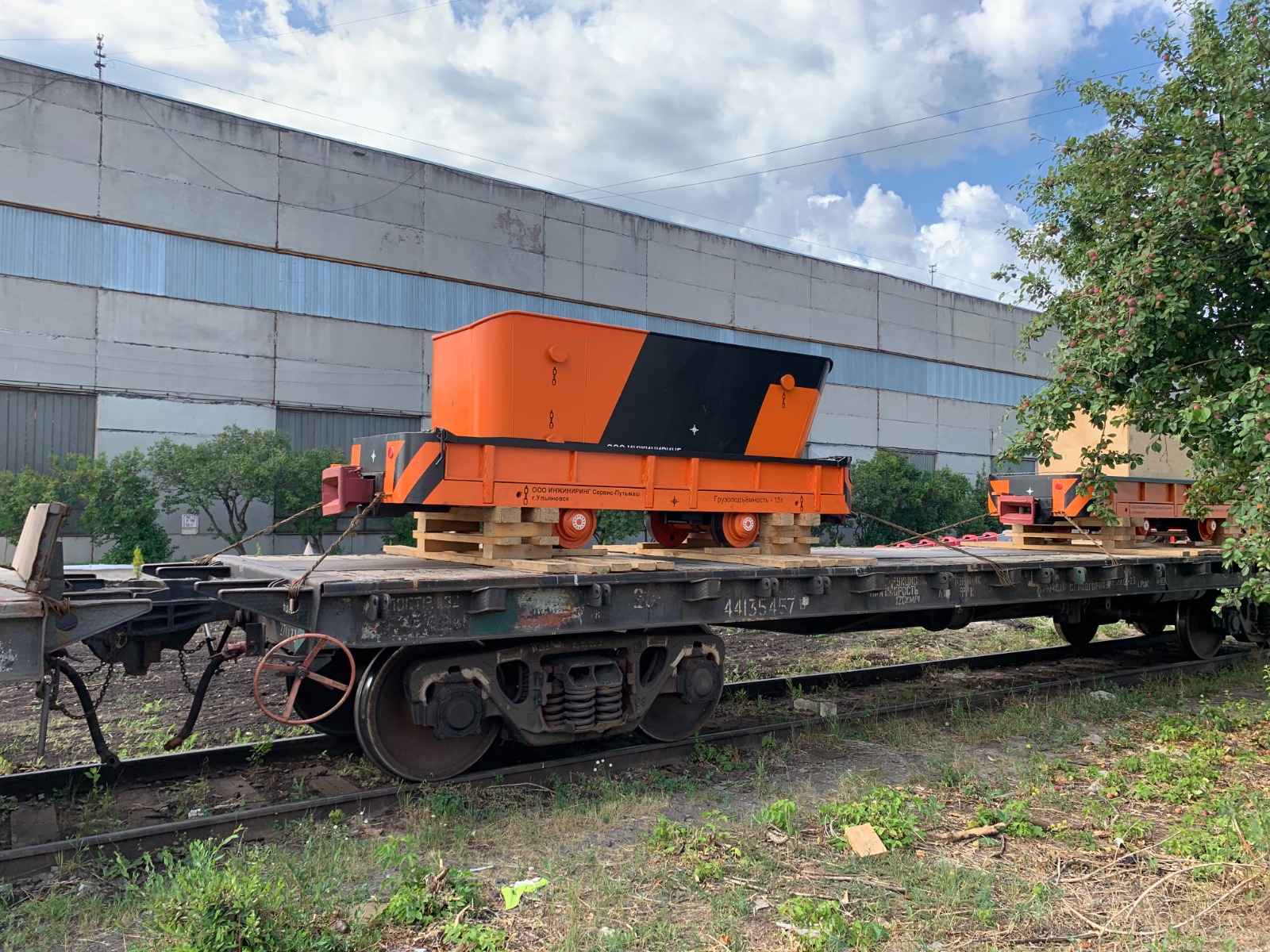 Mine diesel locomotive