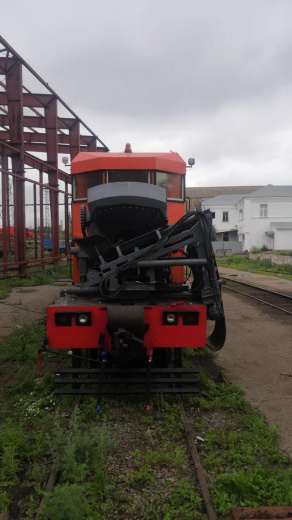 Compelvac 500 RD rail-mounted track vacuum loader