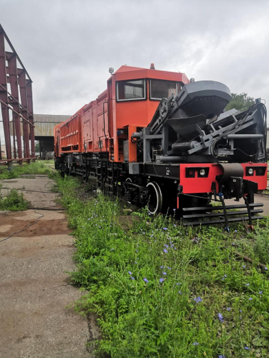 Compelvac 500 RD rail-mounted track vacuum loader